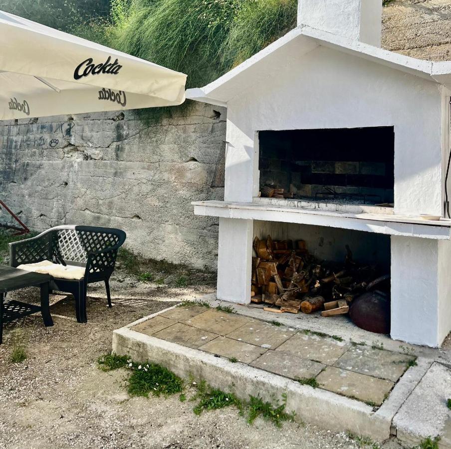 Apartmani Branko Vojnovic Omiš Exterior foto