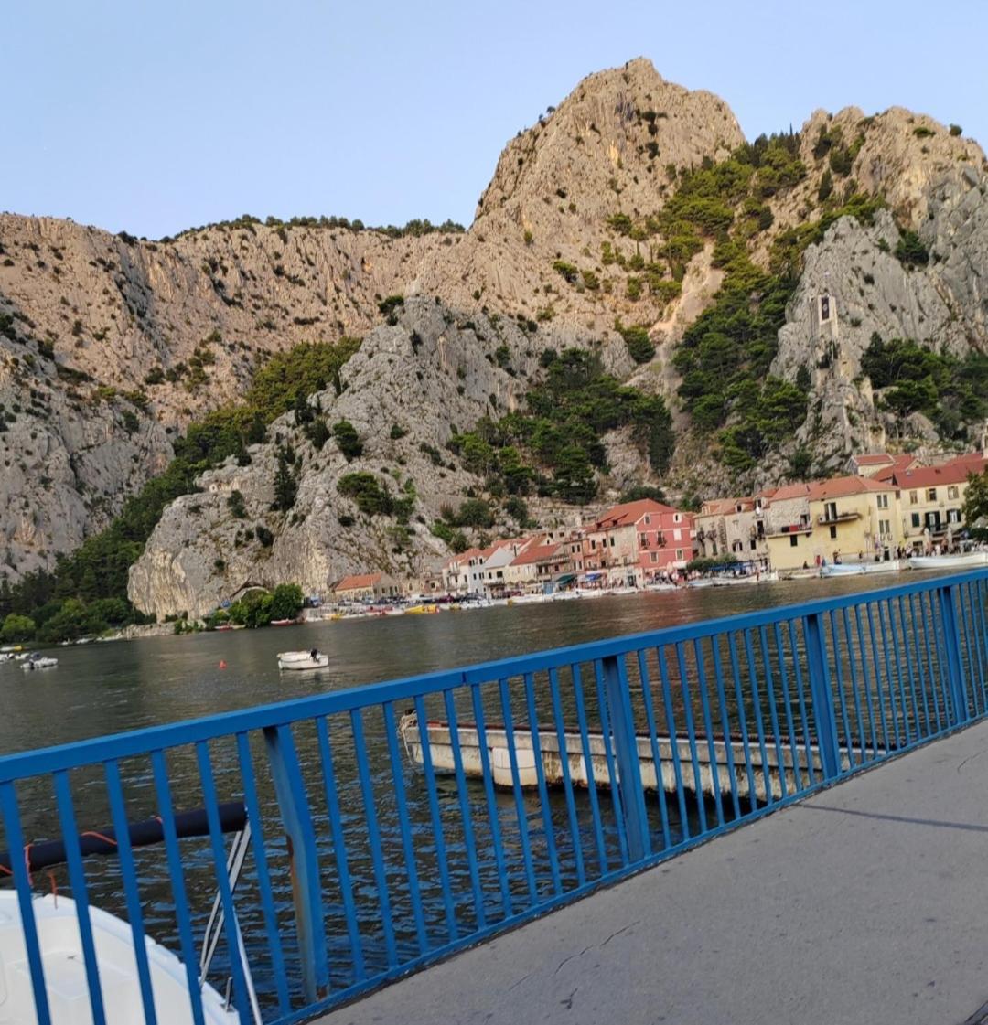 Apartmani Branko Vojnovic Omiš Exterior foto