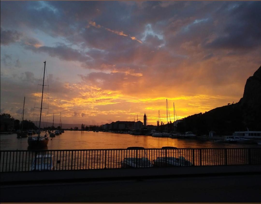 Apartmani Branko Vojnovic Omiš Exterior foto