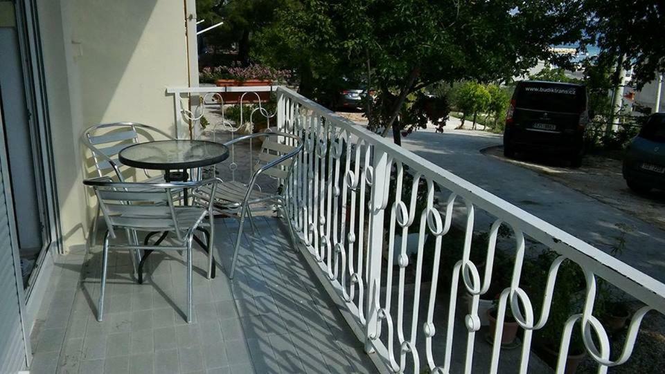 Apartmani Branko Vojnovic Omiš Exterior foto